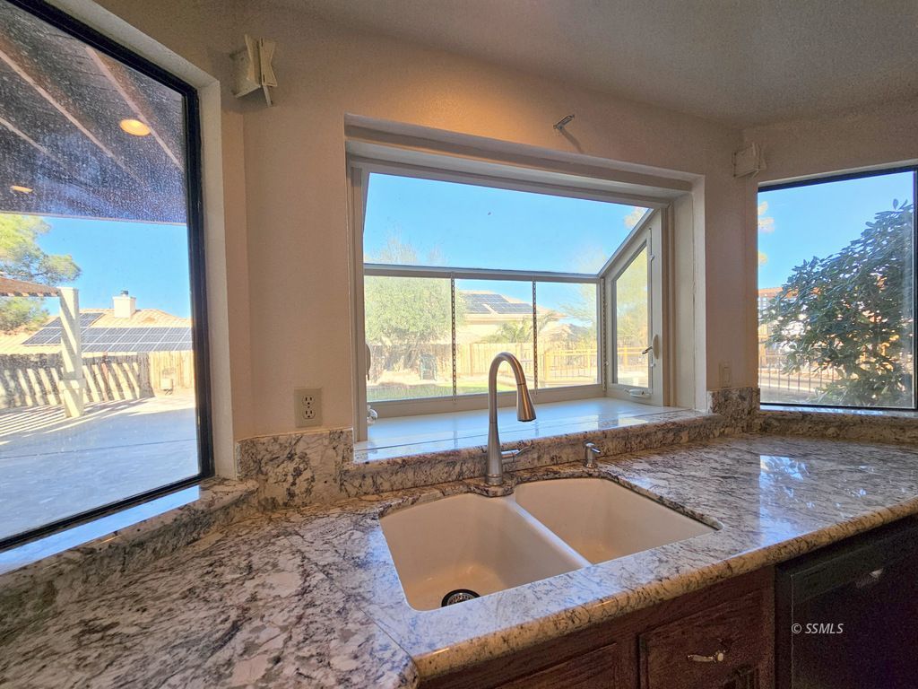 308 West Cielo Avenue Ridgecrest, CA 93555 - Photo 13 of 43