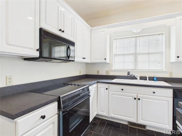 $475,000 | 2566 Stone Ridge Drive, Poplar Bluff, MO 63901