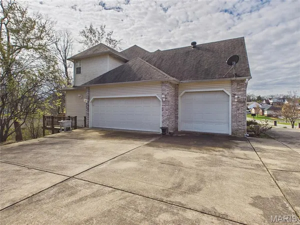 $475,000 | 2566 Stone Ridge Drive, Poplar Bluff, MO 63901