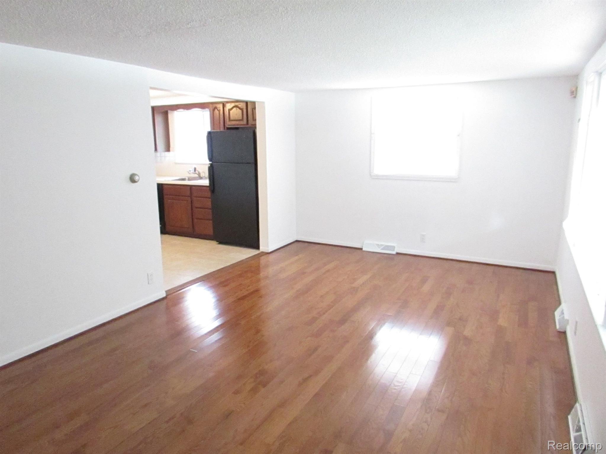 2003 Belsay Road Burton, MI 48519 - Photo 21 of 47 Gallery Image 21