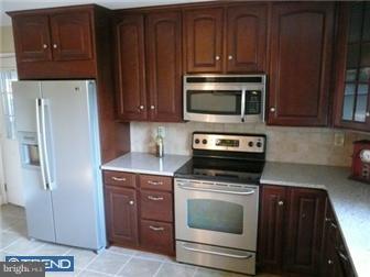 1168 West Valley Road Wayne, PA 19087 - Photo 5 of 11 Kitchen