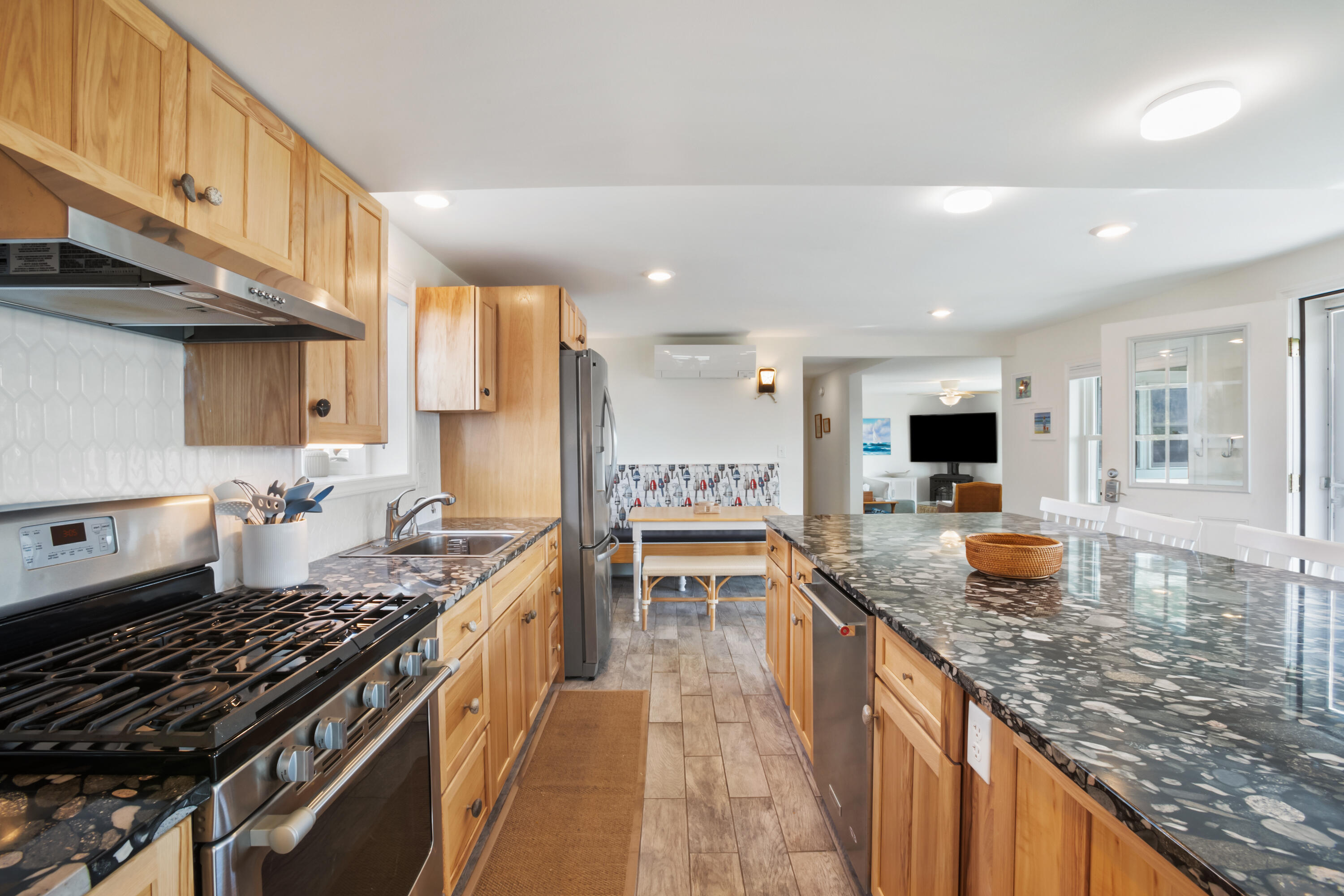 113 Mile Stretch Road Biddeford, ME 04005 - Photo 29 of 39 13