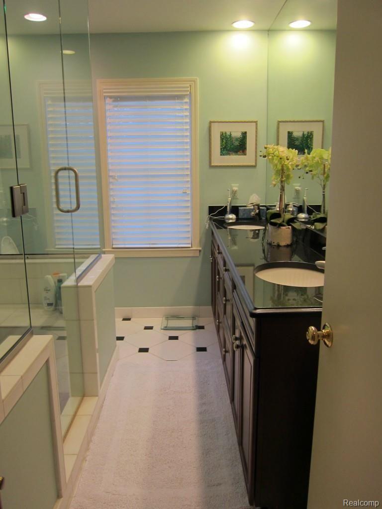 216 Stephens Road Grosse Pointe, MI 48236 - Photo 18 of 32 18.jpg