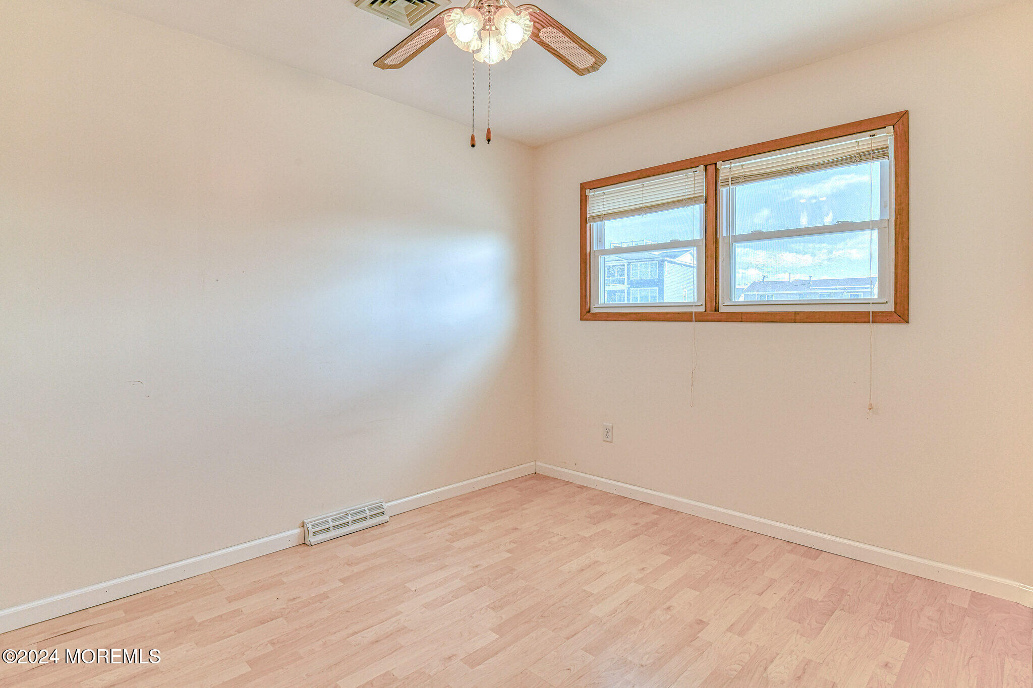105 Newark Road Barnegat, NJ 08005 - Photo 13 of 29 105 Newark Rd Barnegat-print-006-004-DSC