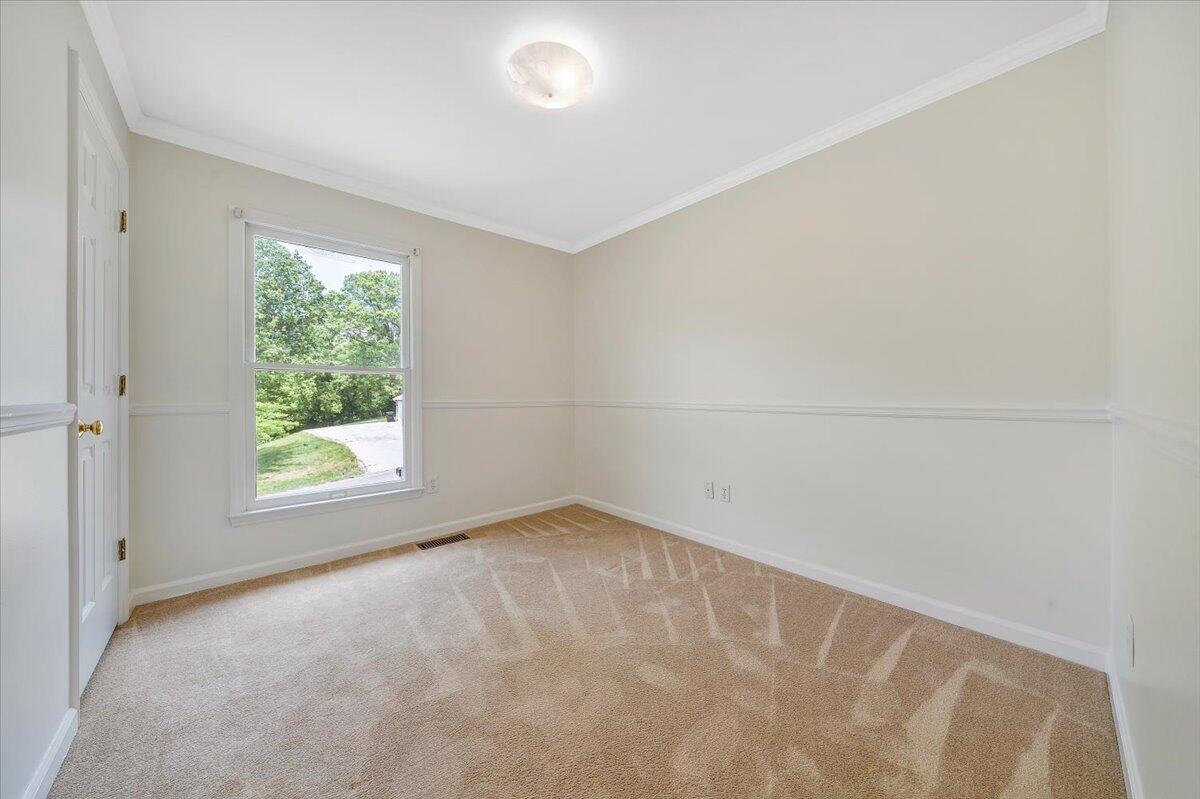 7851 Cedar Edge Road Roanoke, VA 24018 - Photo 21 of 48 2nd Bedroom