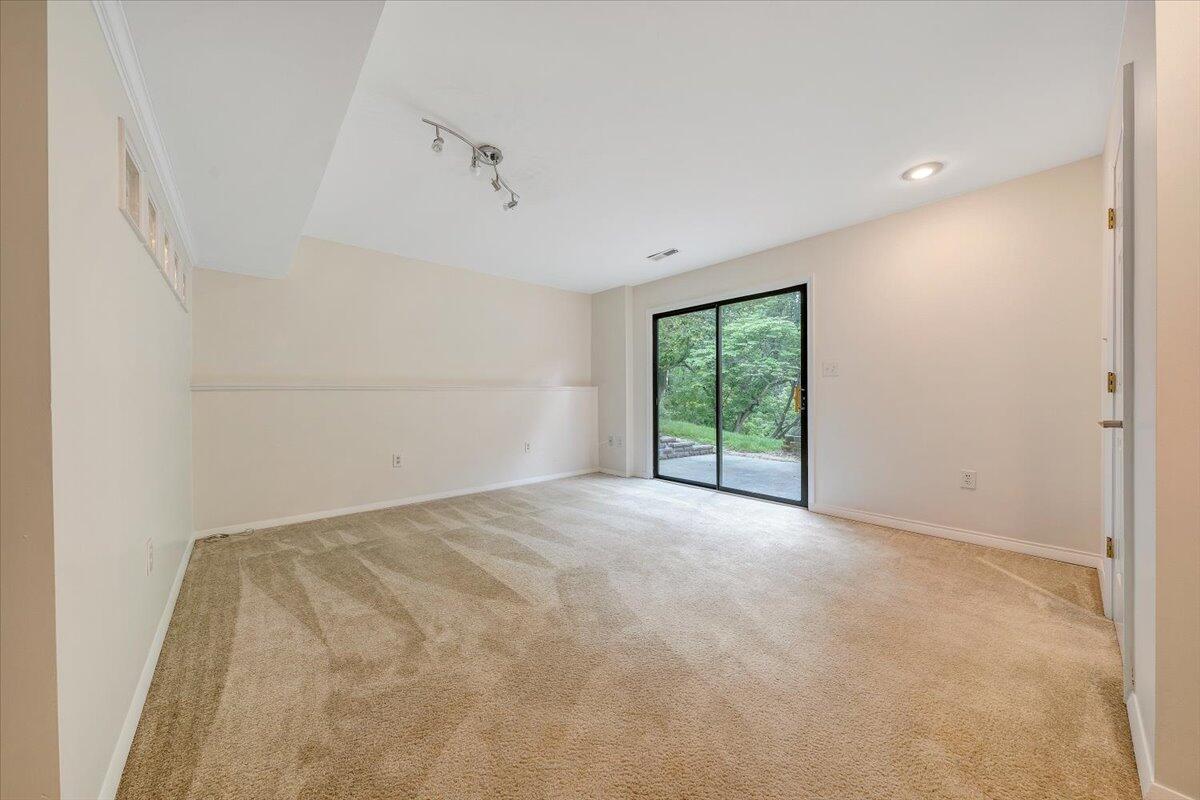 7851 Cedar Edge Road Roanoke, VA 24018 - Photo 26 of 48 Family Room