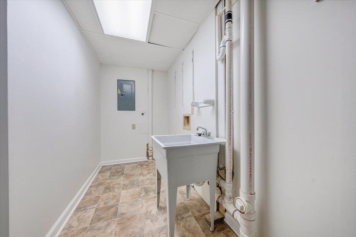 7851 Cedar Edge Road Roanoke, VA 24018 - Photo 30 of 48 Laundry Room