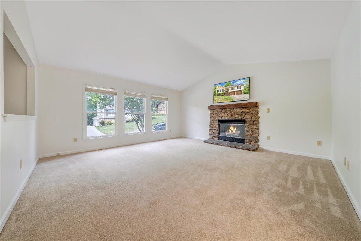 7851 Cedar Edge Road Roanoke, VA 24018 - Photo 4 of 48 Great Room