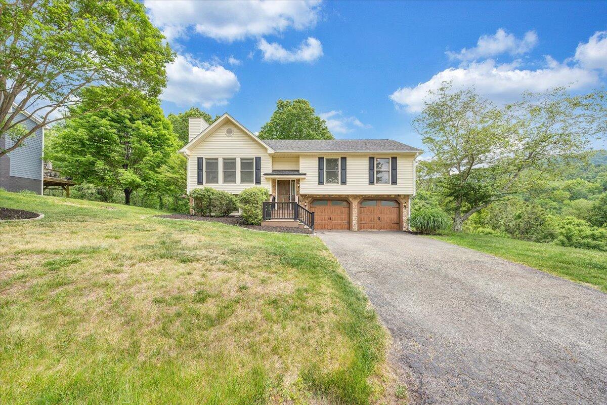 7851 Cedar Edge Road Roanoke, VA 24018 - Photo 44 of 48 Nice Yard
