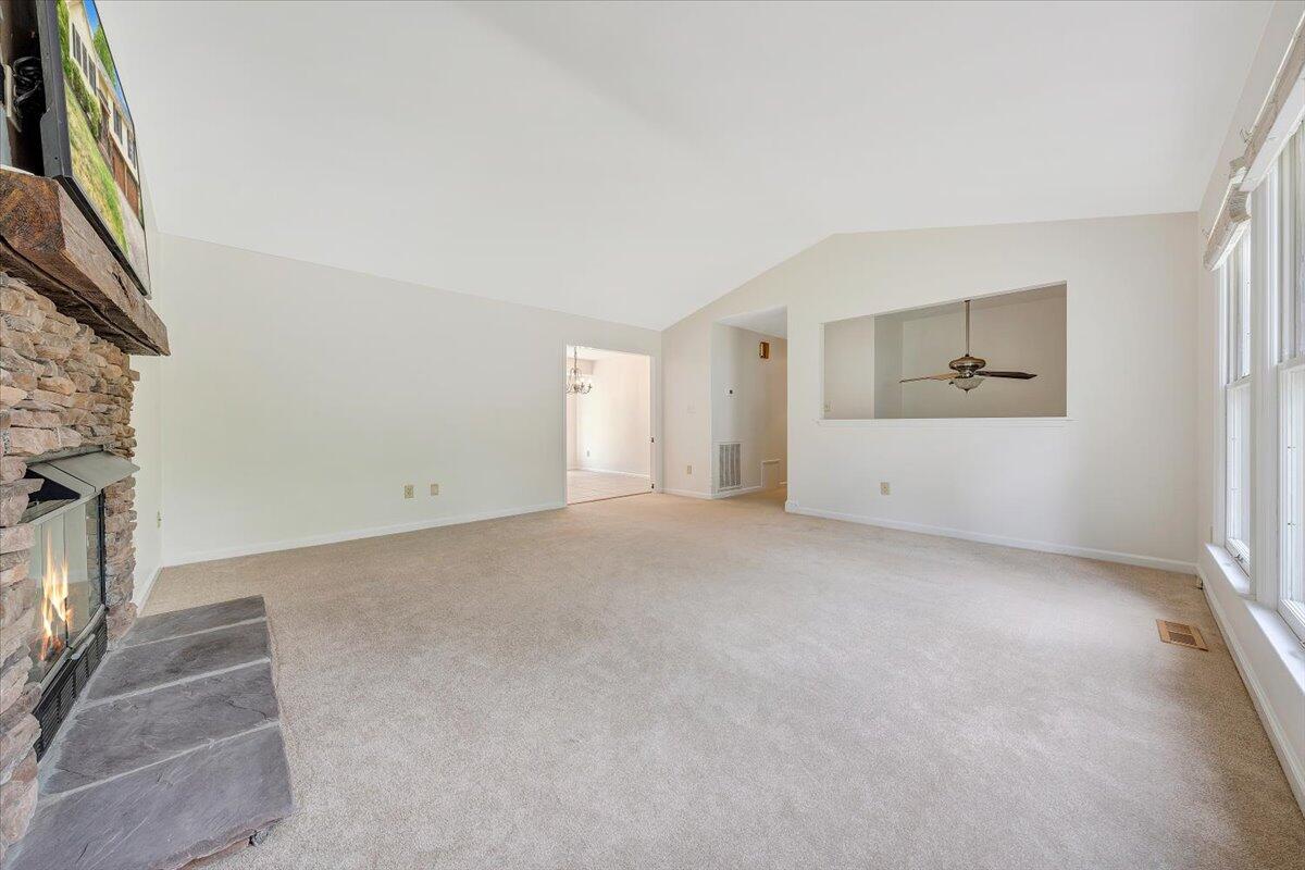 7851 Cedar Edge Road Roanoke, VA 24018 - Photo 6 of 48 Great Room