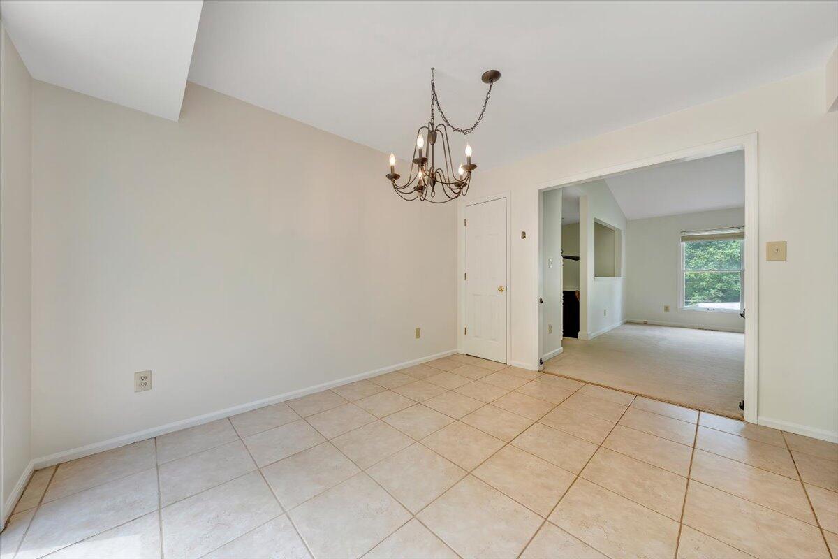 7851 Cedar Edge Road Roanoke, VA 24018 - Photo 9 of 48 Dining Area