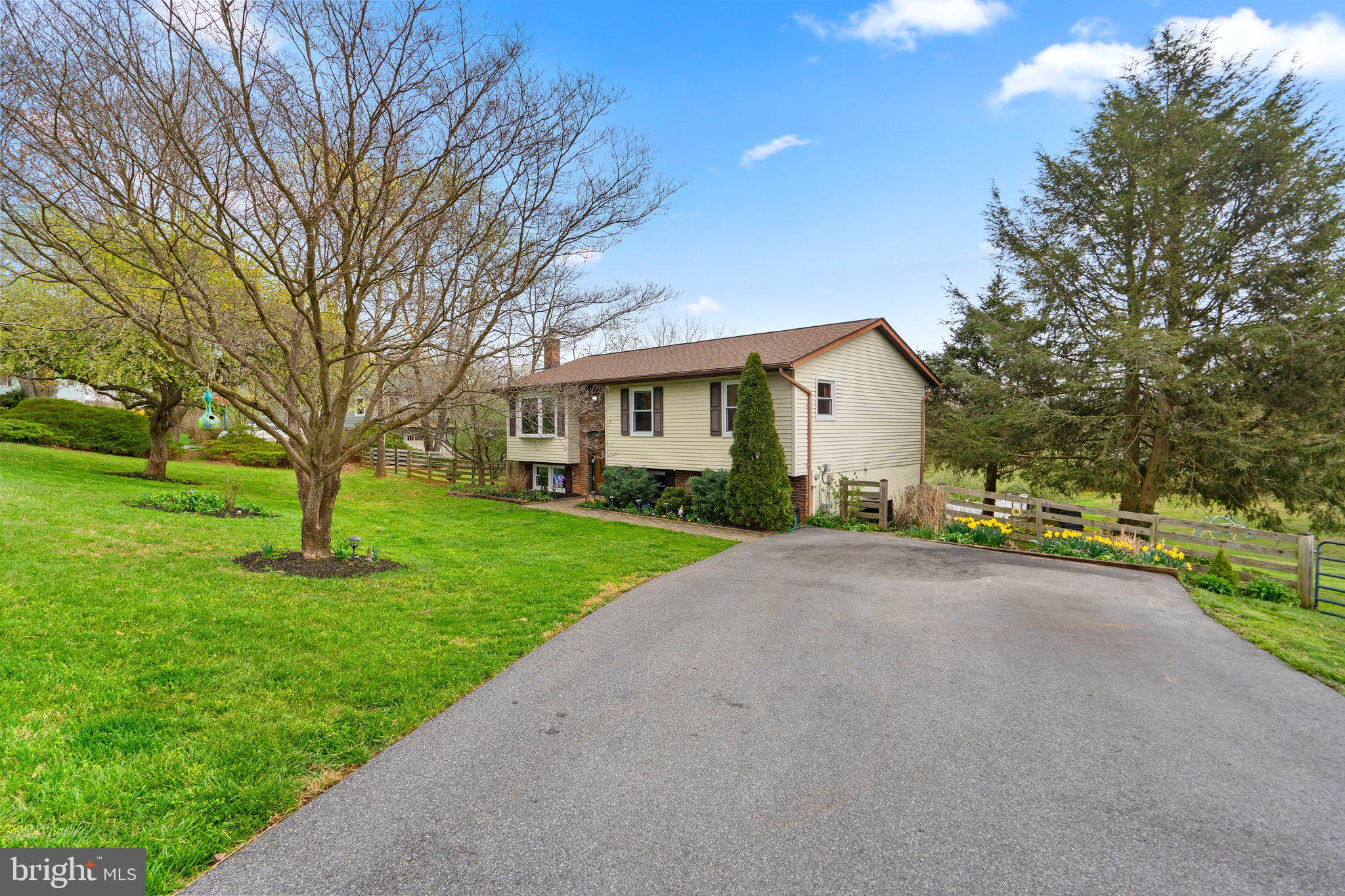 2654 Walston Road Mount Airy, MD 21771 - Photo 4 of 48