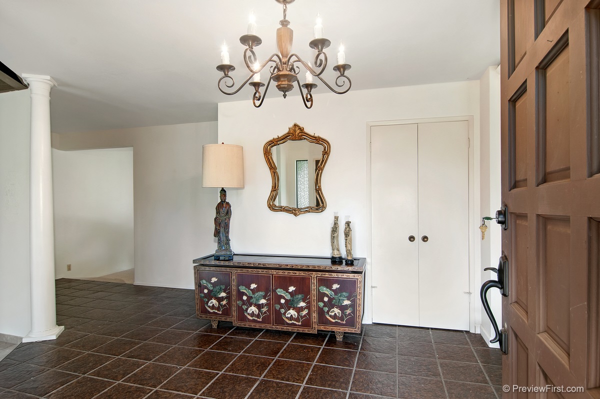 1544 Skyhawk Road Escondido, CA 92029 - Photo 5 of 21
