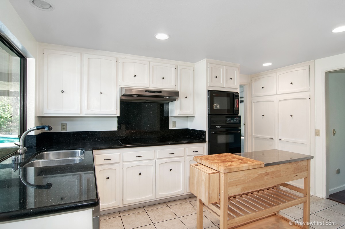1544 Skyhawk Road Escondido, CA 92029 - Photo 10 of 21