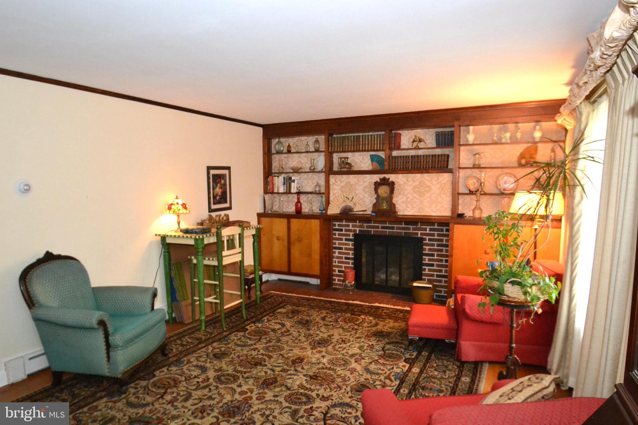 818 Linden Road Hershey, PA 17033 - Photo 3 of 28 Gallery Image 3