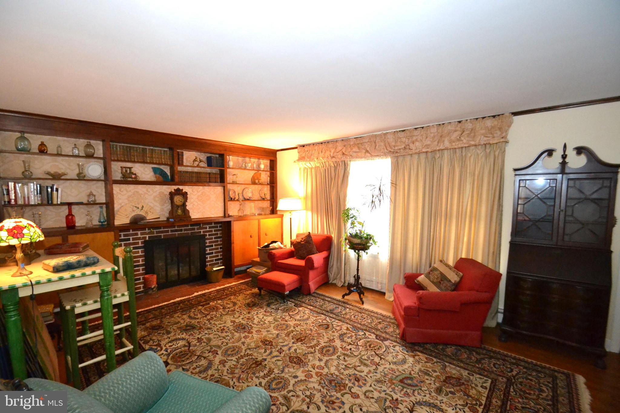 818 Linden Road Hershey, PA 17033 - Photo 4 of 28 Gallery Image 4