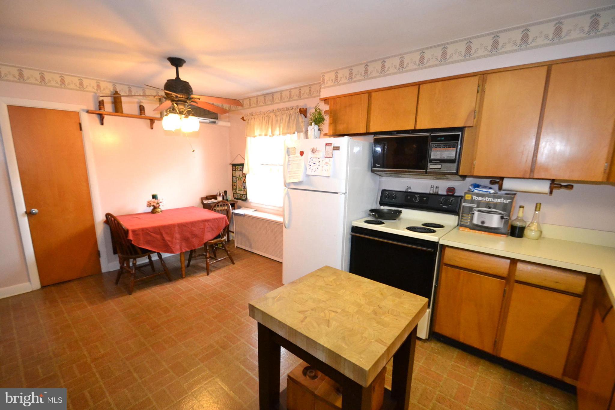 818 Linden Road Hershey, PA 17033 - Photo 9 of 28 Gallery Image 9