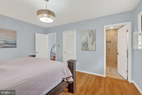 $1,250,000 | 915 North Overlook Drive, Alexandria, VA 22305