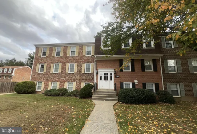 $170,000 | 794 Quince Orchard Boulevard, Unit T1, Gaithersburg, MD 20878