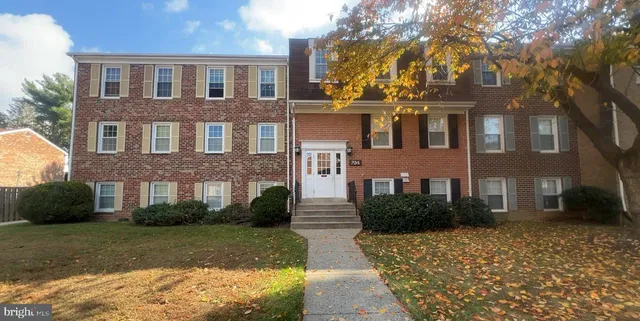 $170,000 | 794 Quince Orchard Boulevard, Unit T1, Gaithersburg, MD 20878