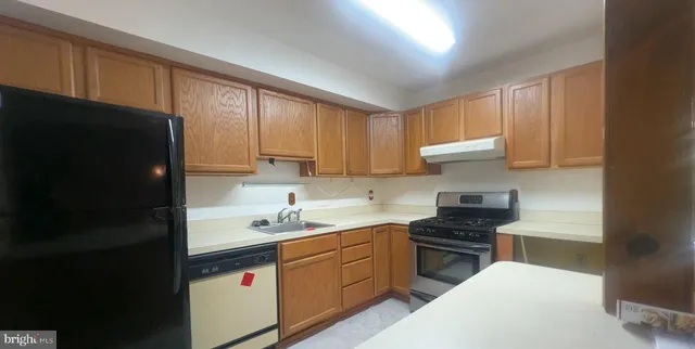 $170,000 | 794 Quince Orchard Boulevard, Unit T1, Gaithersburg, MD 20878