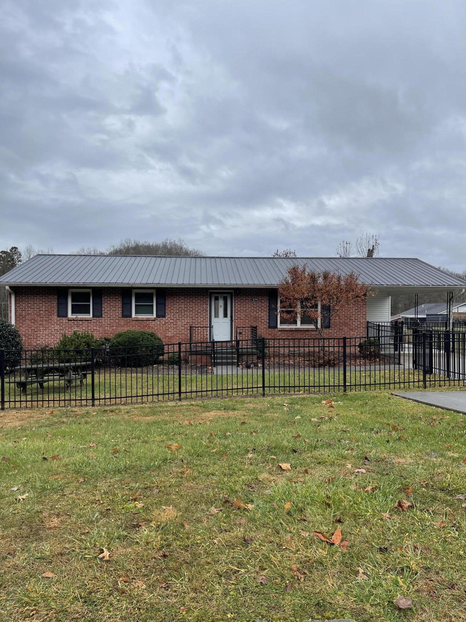 579 Fraley Avenue Duffield, VA 24244 - Photo 1 of 23 CD247A5B-985D-4AA6-B595-FEBC5383ECEC