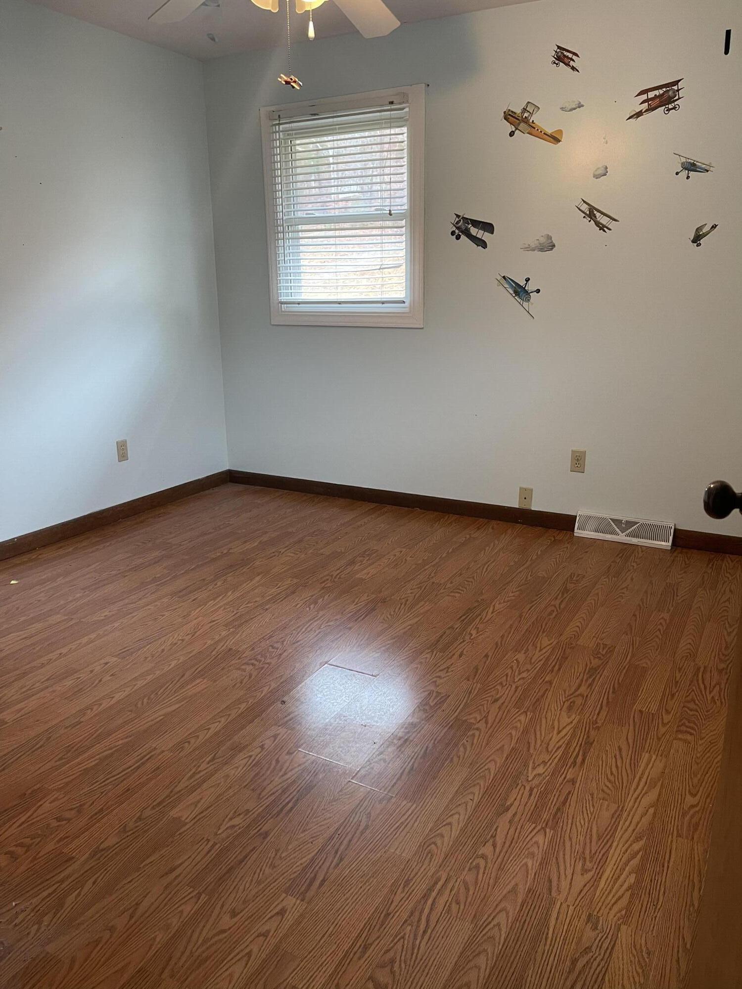 579 Fraley Avenue Duffield, VA 24244 - Photo 11 of 23 95DC0768-559B-41E0-86E8-357995929ECE