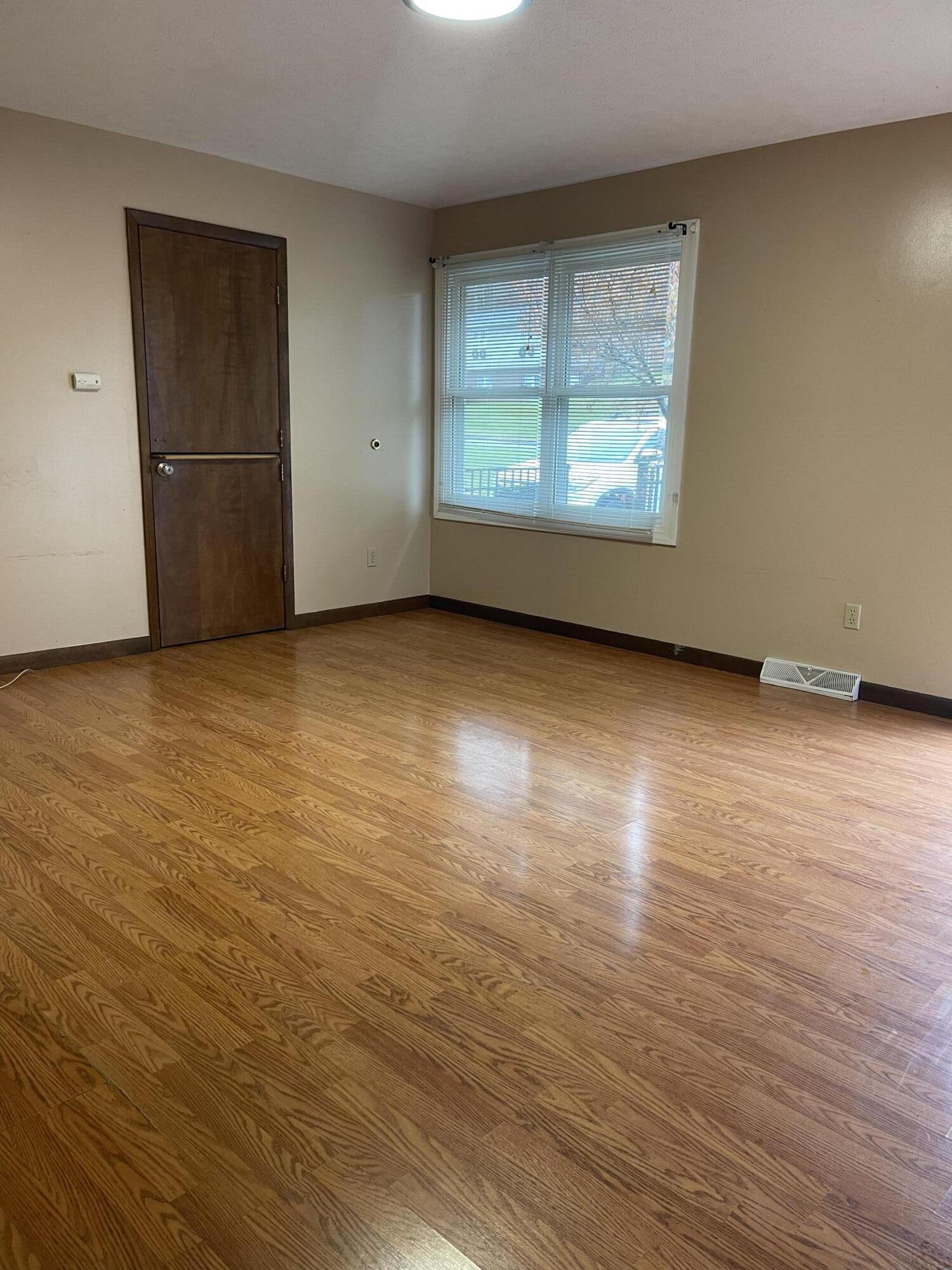 579 Fraley Avenue Duffield, VA 24244 - Photo 8 of 23 239343E0-5CA7-46AC-97A1-CF8EA7F38F0B