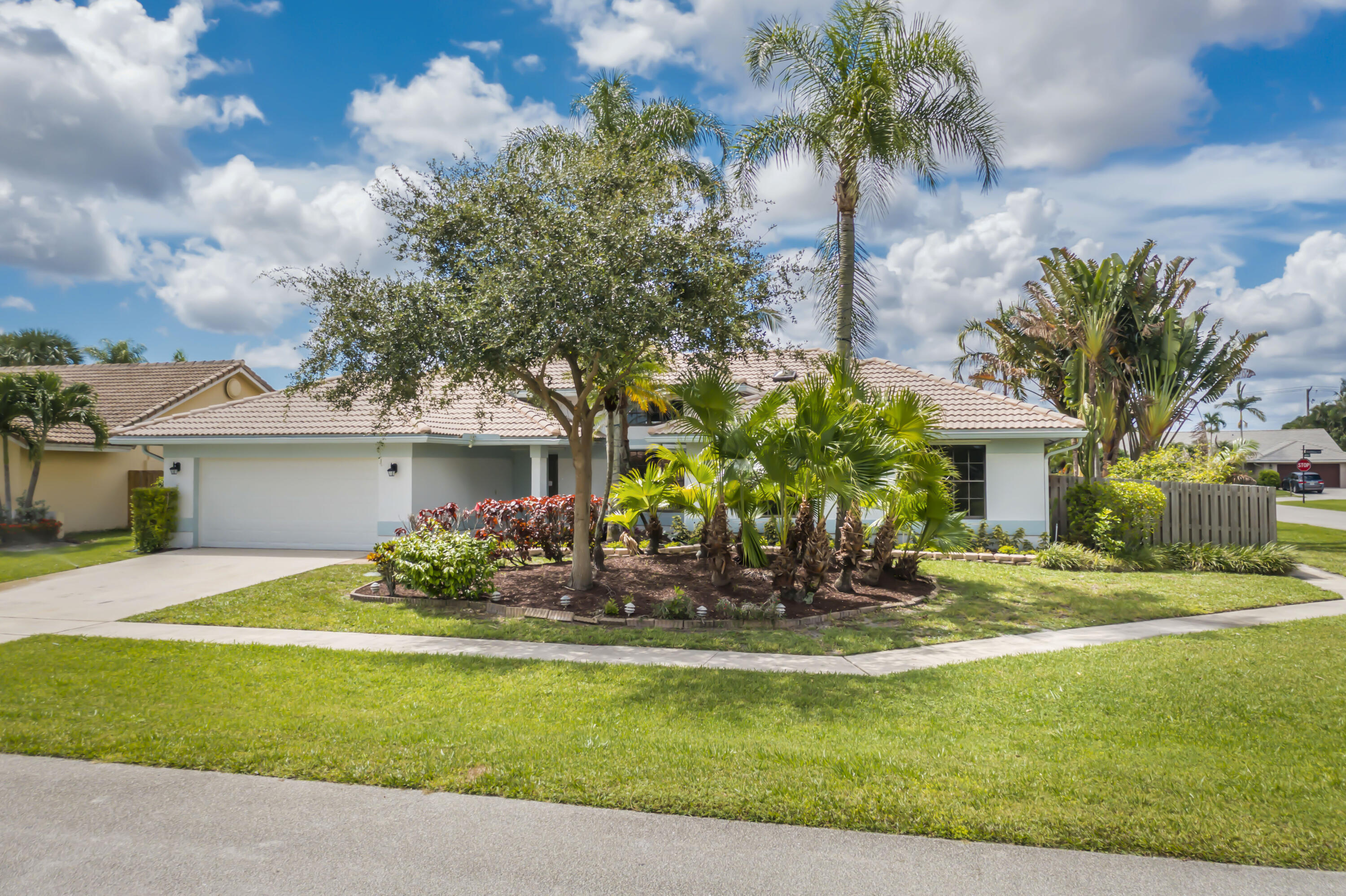 22455 Ensenada Way Boca Raton, FL 33433 - Photo 3 of 54 02