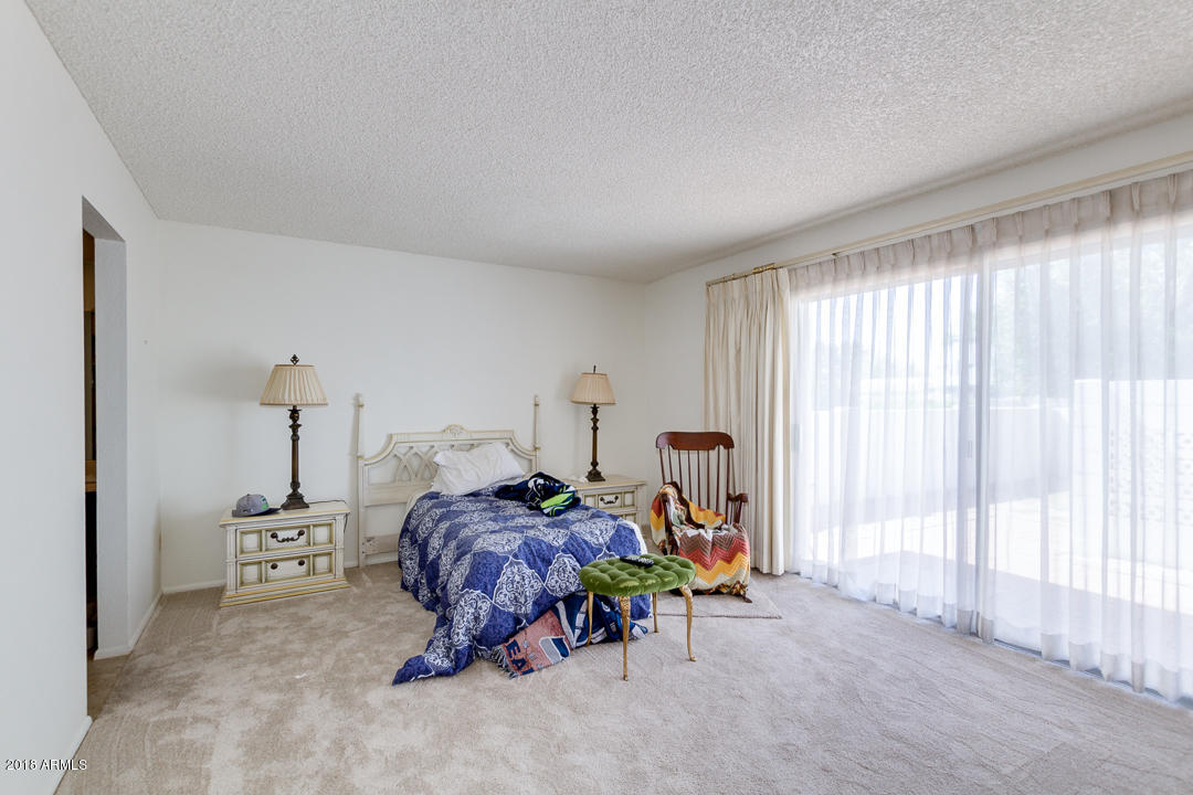 36 East Piping Rock Road Phoenix, AZ 85022 - Photo 13 of 39 Main Floor Master
