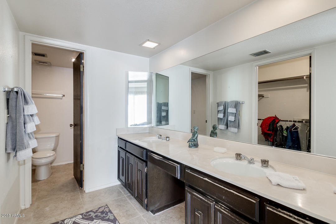 36 East Piping Rock Road Phoenix, AZ 85022 - Photo 15 of 39 Master Bath