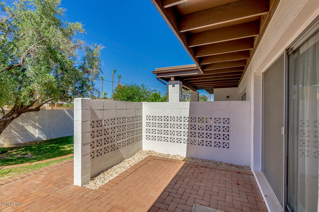36 East Piping Rock Road Phoenix, AZ 85022 - Photo 23 of 39 Master Patio