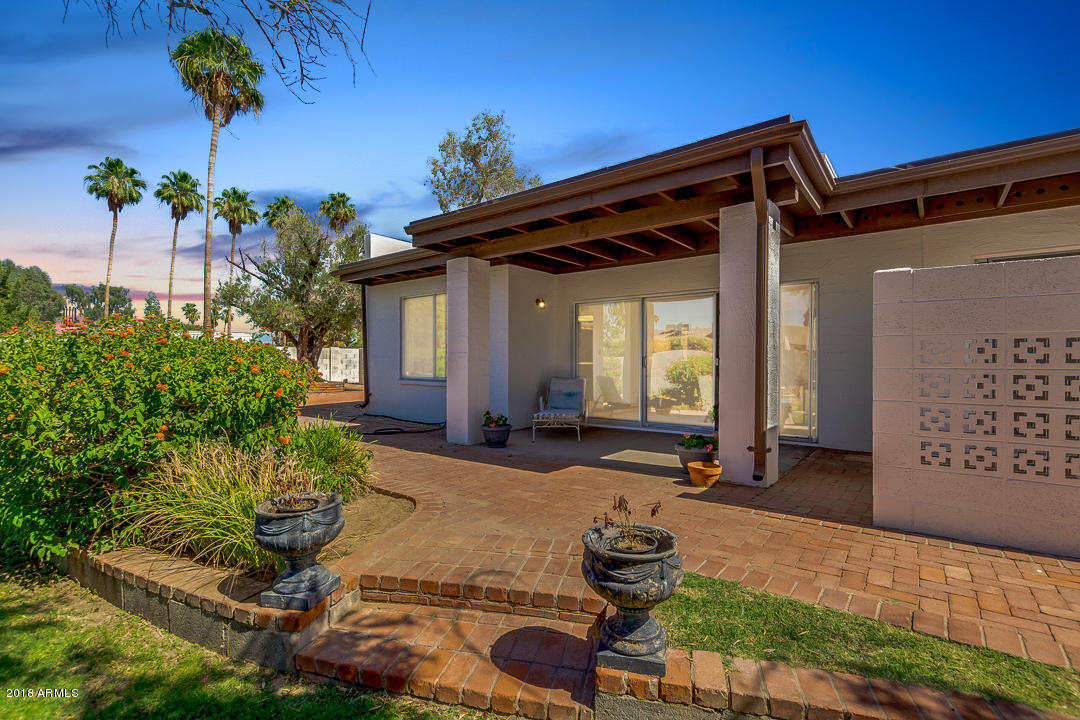 36 East Piping Rock Road Phoenix, AZ 85022 - Photo 29 of 39 Twilight