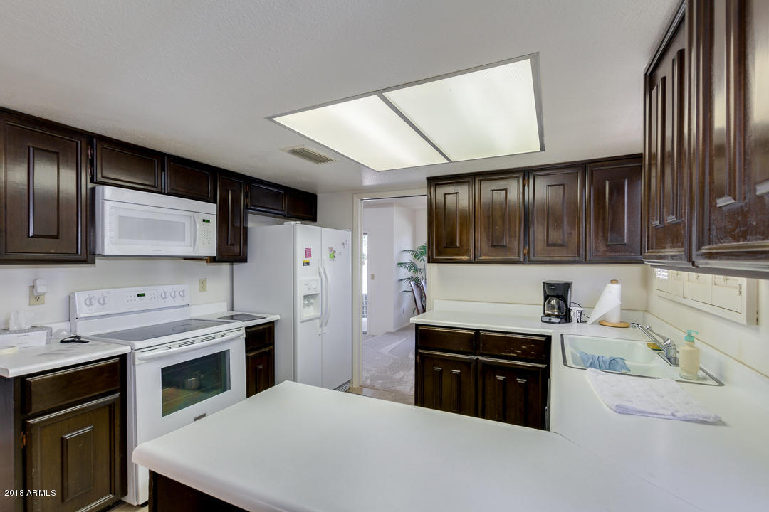 36 East Piping Rock Road Phoenix, AZ 85022 - Photo 5 of 39 Updated Kitchen