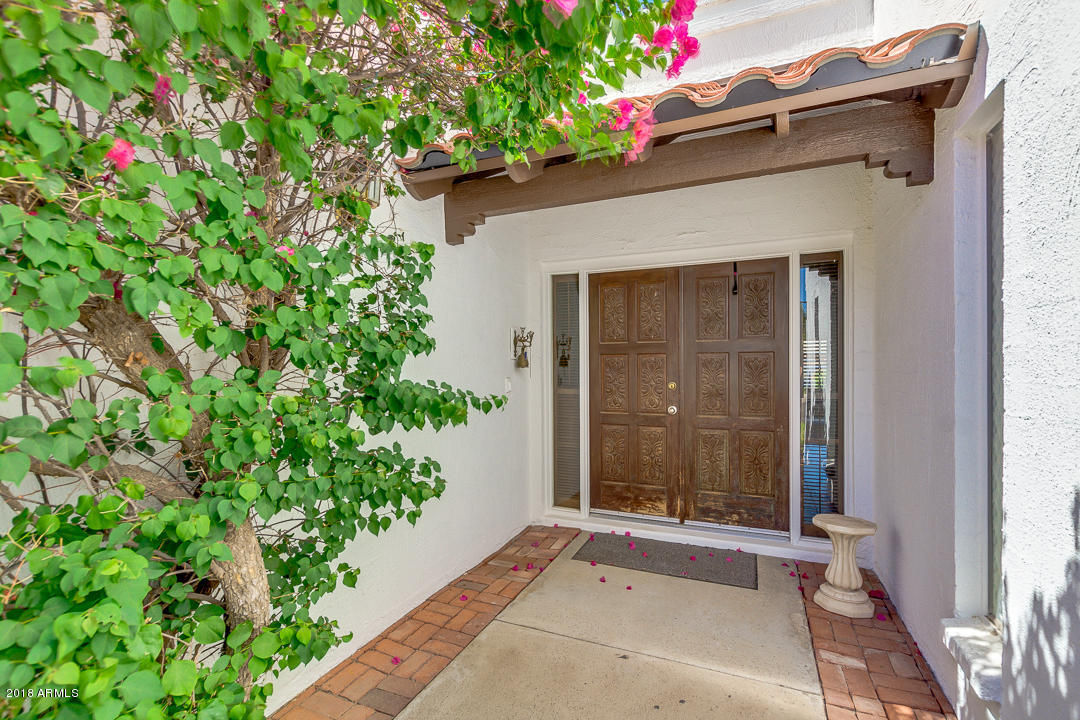 36 East Piping Rock Road Phoenix, AZ 85022 - Photo 7 of 39 Chraming Entrance