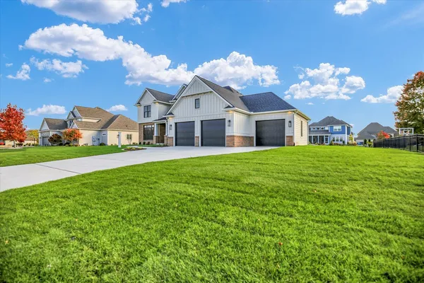 $1,080,000 | 2709 East Castlerock Drive, Urbana, IL 61802