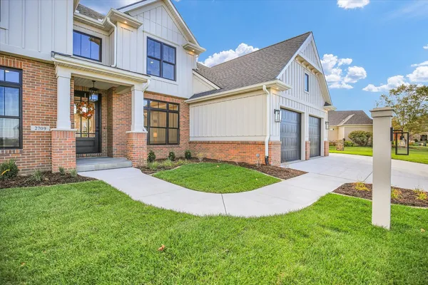 $1,080,000 | 2709 East Castlerock Drive, Urbana, IL 61802