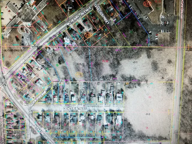 a view of entryway with outdoor