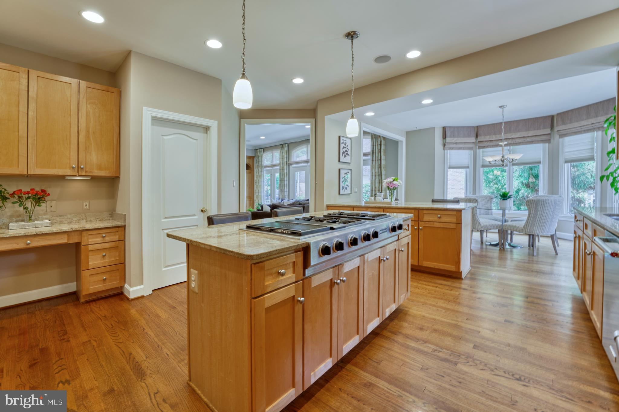 11098 Whitstone Place Reston, VA 20194 - Photo 12 of 76 Kitchen