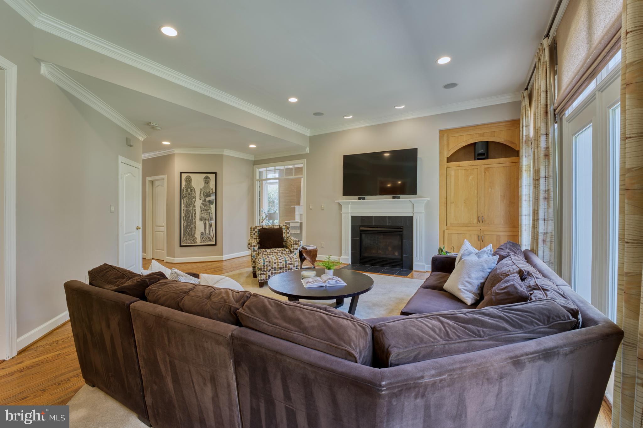 11098 Whitstone Place Reston, VA 20194 - Photo 20 of 76 Family Room