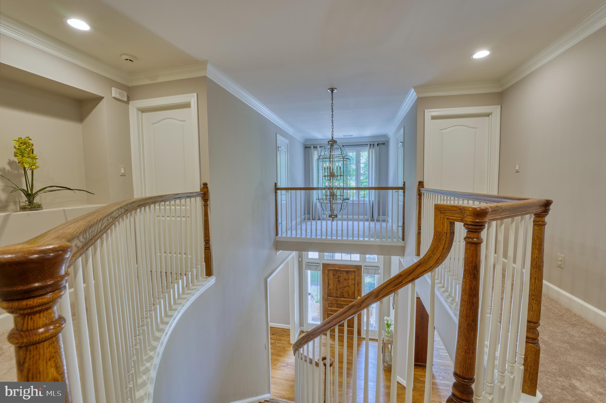 11098 Whitstone Place Reston, VA 20194 - Photo 40 of 76 Upper Level Foyer View