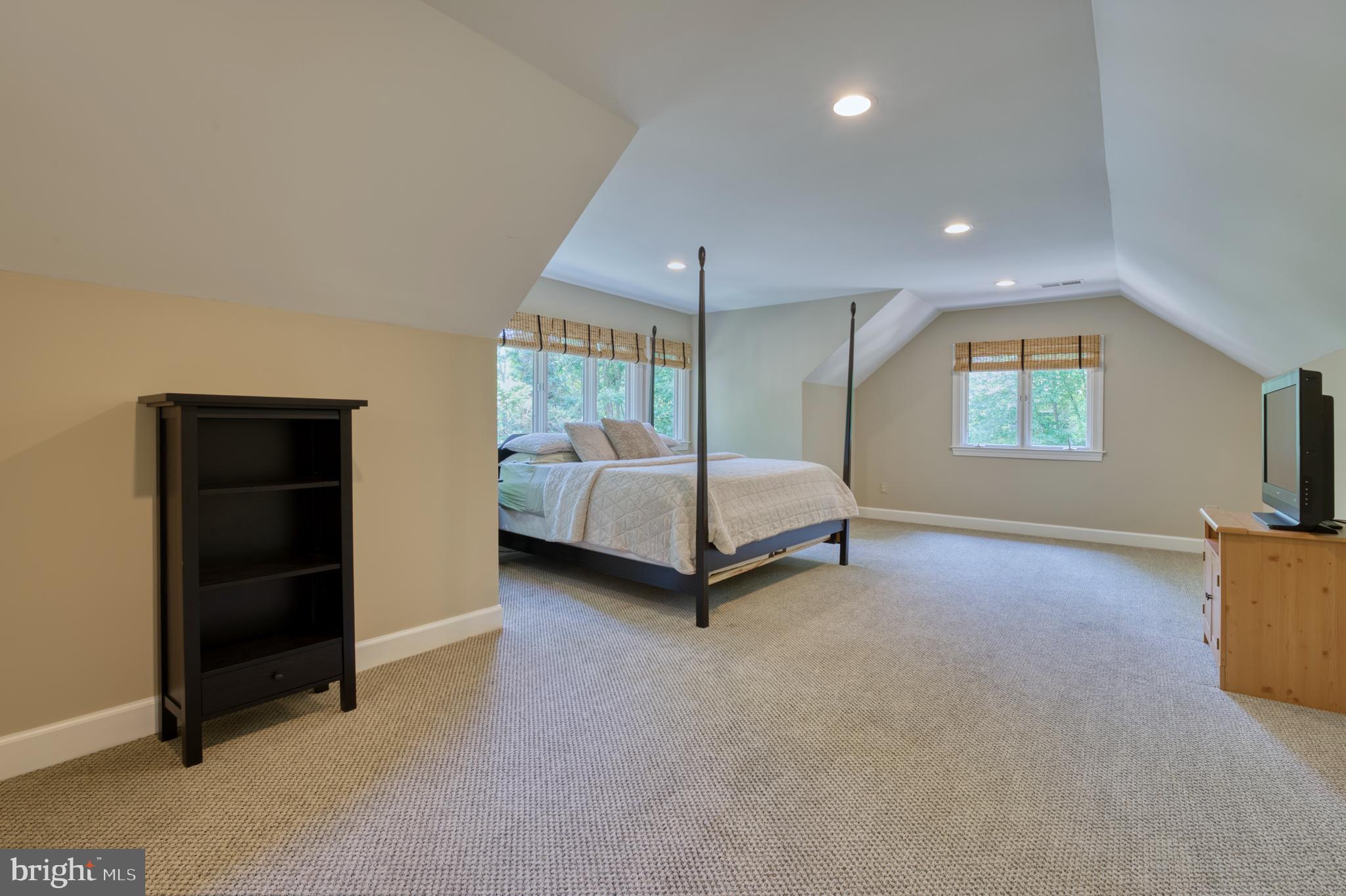 11098 Whitstone Place Reston, VA 20194 - Photo 44 of 76 Private Suite