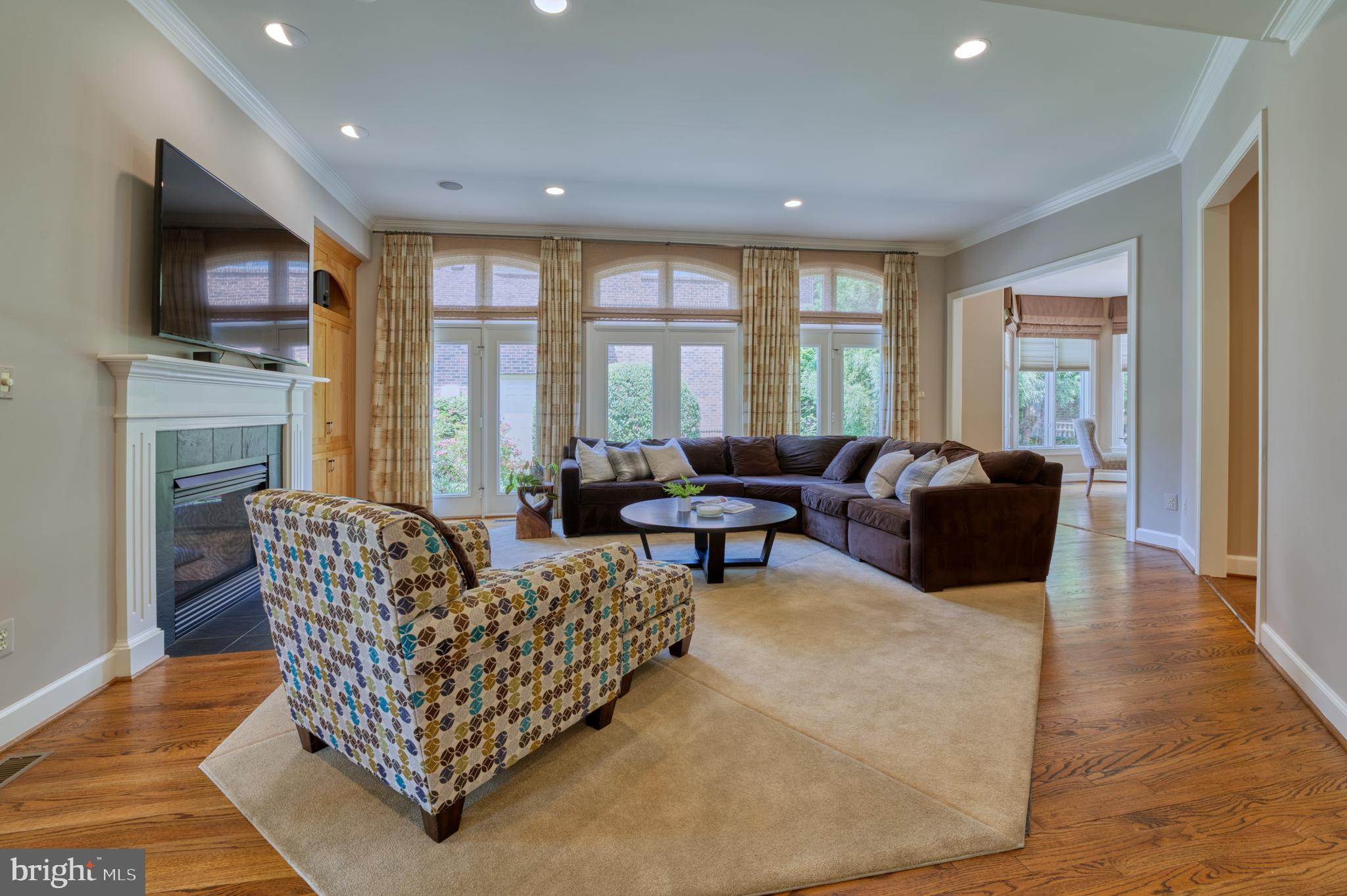 11098 Whitstone Place Reston, VA 20194 - Photo 5 of 76 Family Room