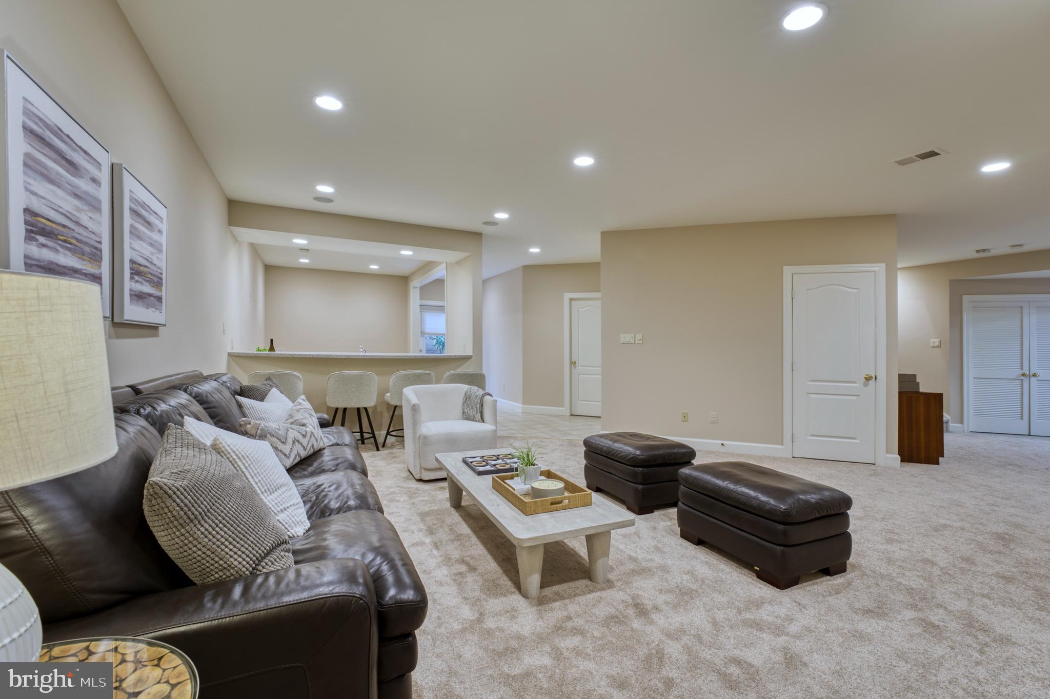 11098 Whitstone Place Reston, VA 20194 - Photo 52 of 76 Entertaining Space