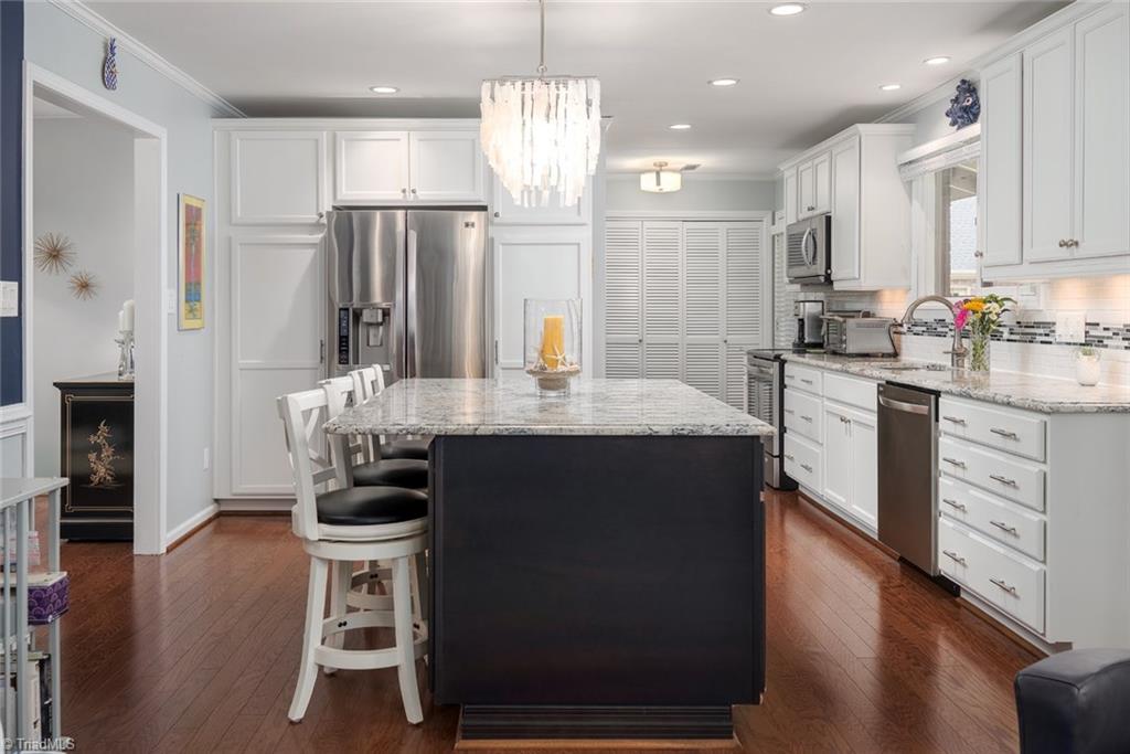 405 Guilford Road Jamestown, NC 27282 - Photo 11 of 30 Gallery Image 11