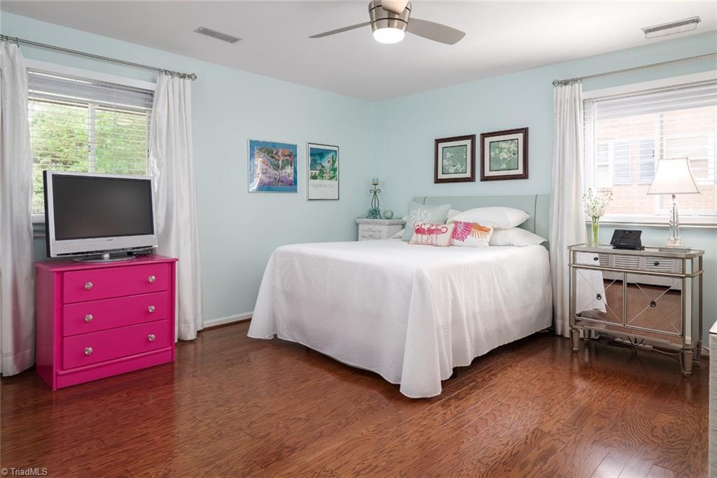 405 Guilford Road Jamestown, NC 27282 - Photo 18 of 30 Gallery Image 18