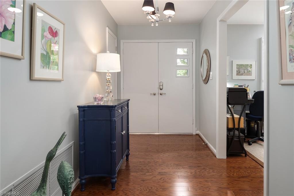 405 Guilford Road Jamestown, NC 27282 - Photo 3 of 30 Gallery Image 3
