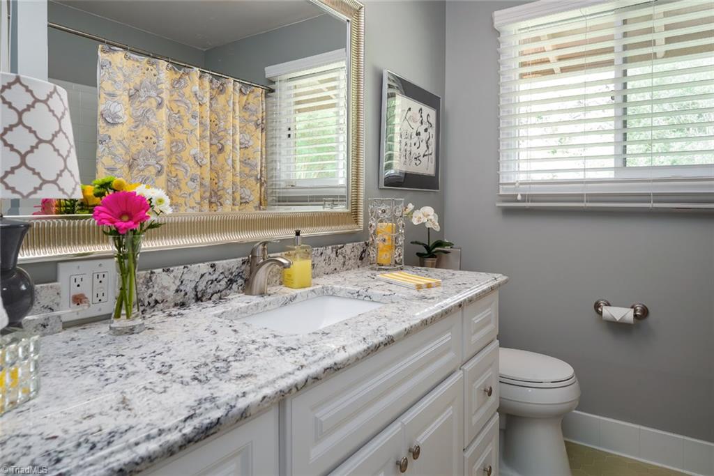 405 Guilford Road Jamestown, NC 27282 - Photo 23 of 30 Gallery Image 23