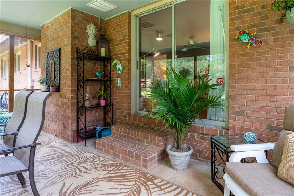 405 Guilford Road Jamestown, NC 27282 - Photo 25 of 30 Gallery Image 25