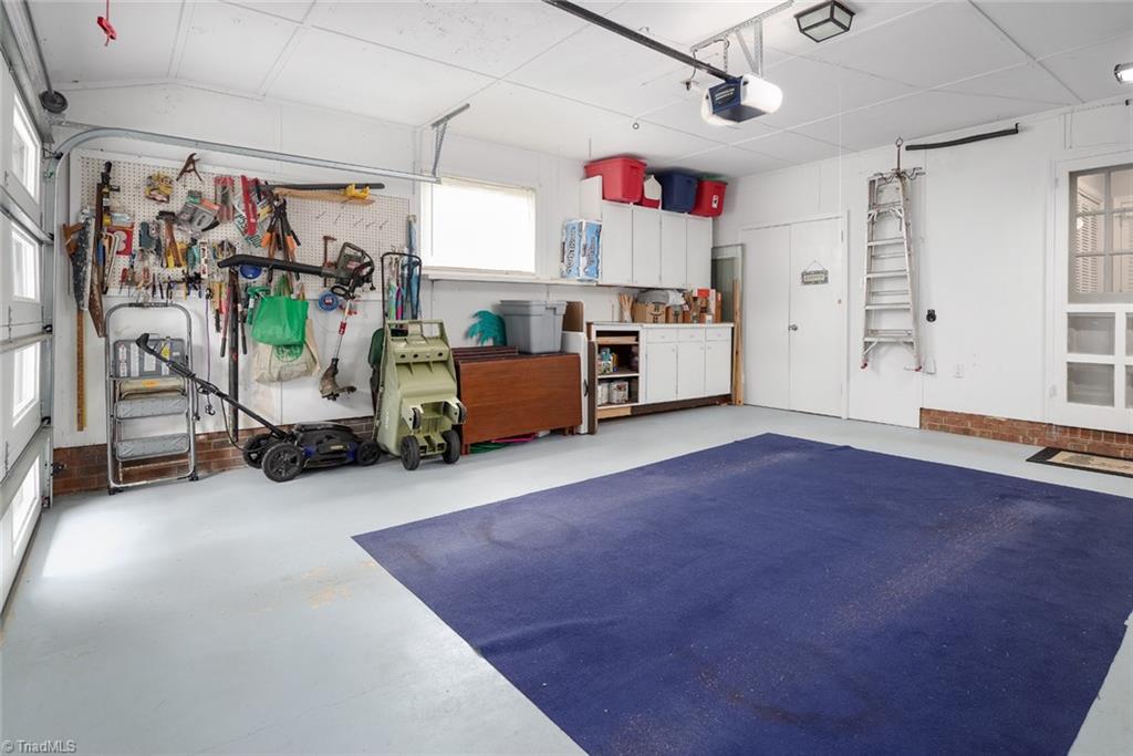405 Guilford Road Jamestown, NC 27282 - Photo 28 of 30 Gallery Image 28